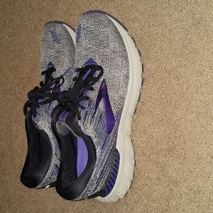 Brooks Adrenaline 19 women's size 11